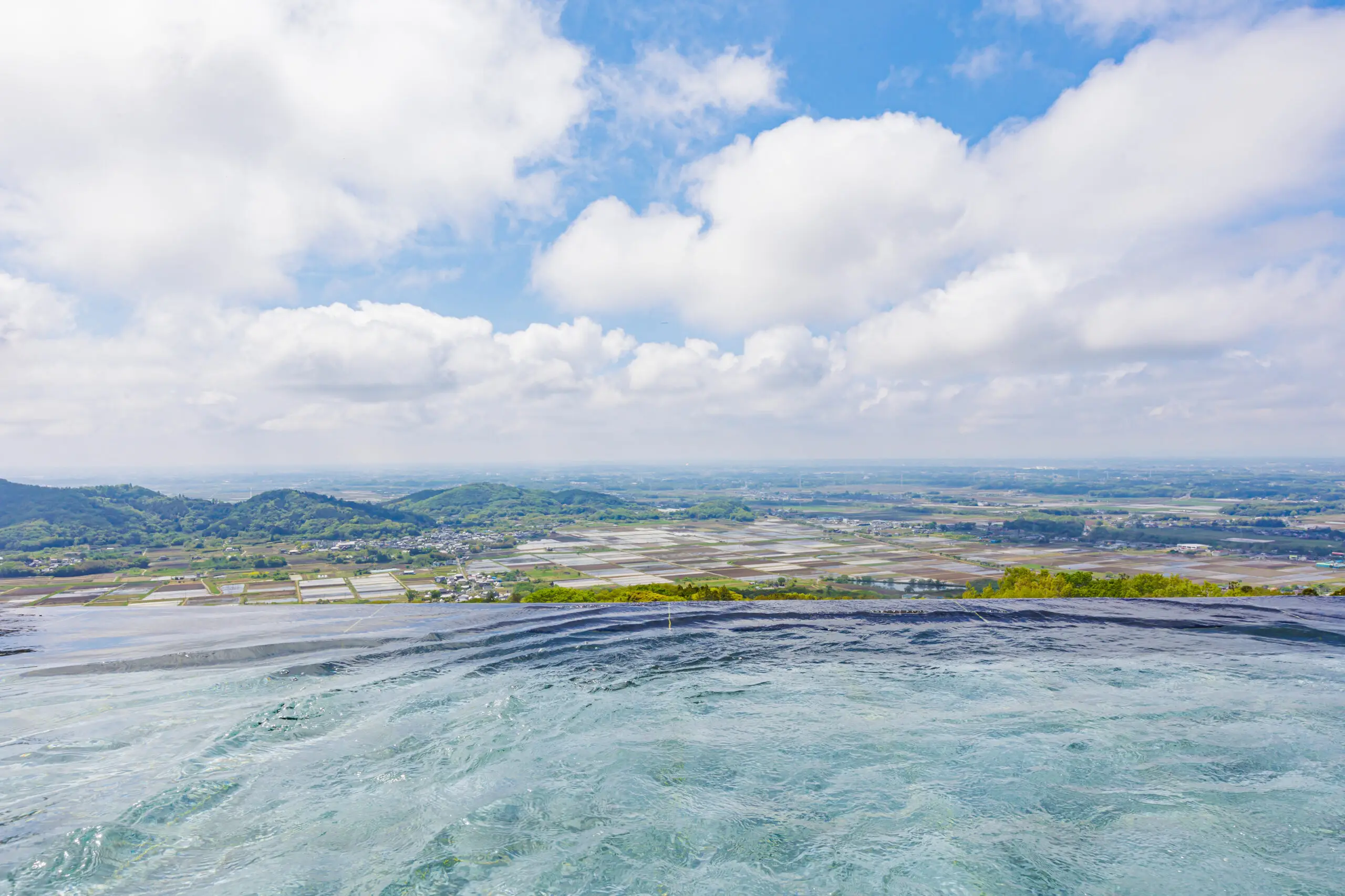 晴れ渡った日には、日光連山や富士山までも同時にご覧いただけます。